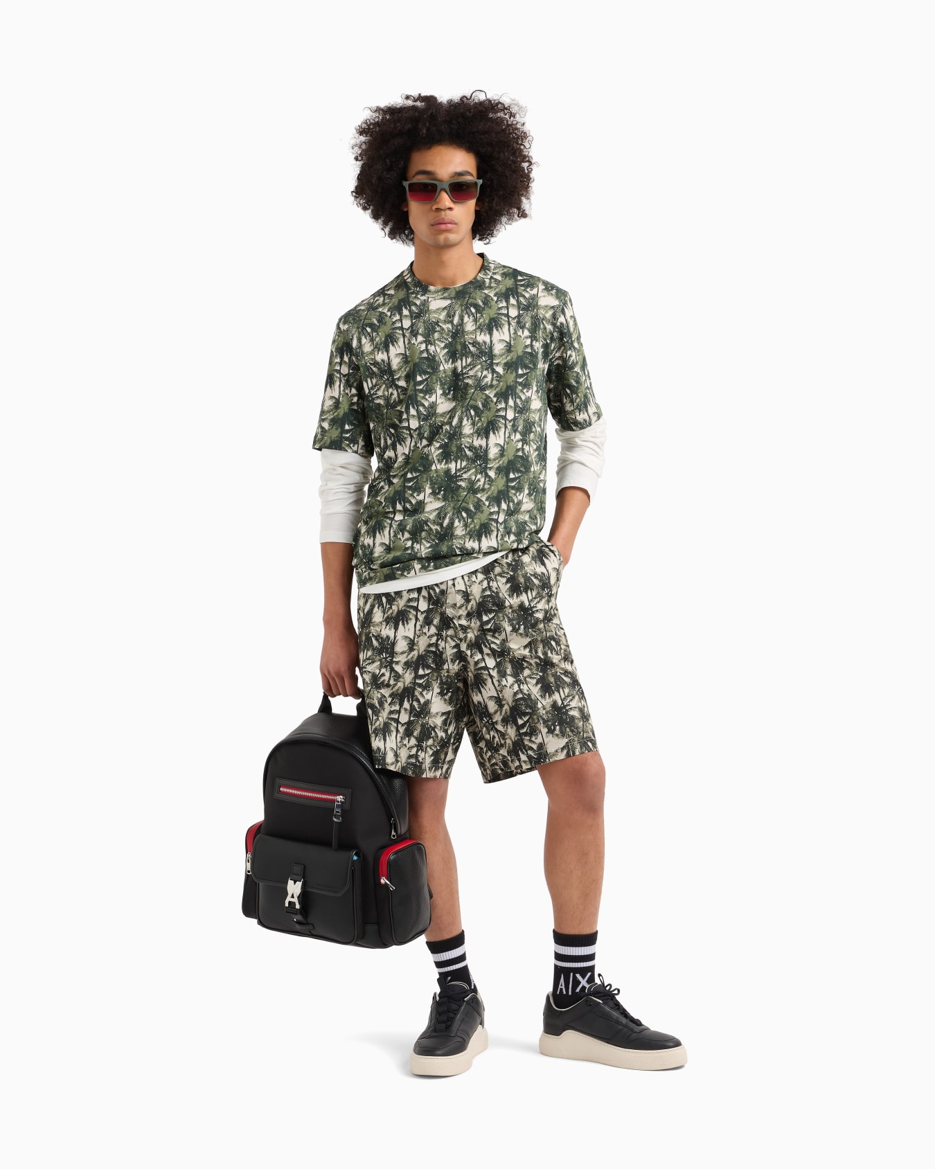 Regular fit palm tree patterned t-shirt Slide 1