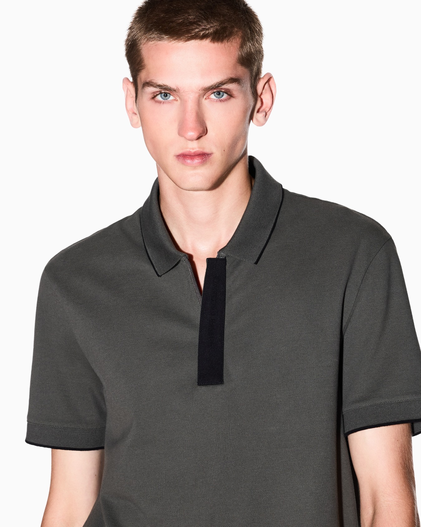 Slim Fit Polo mit Knopfeinsatz Folie 4