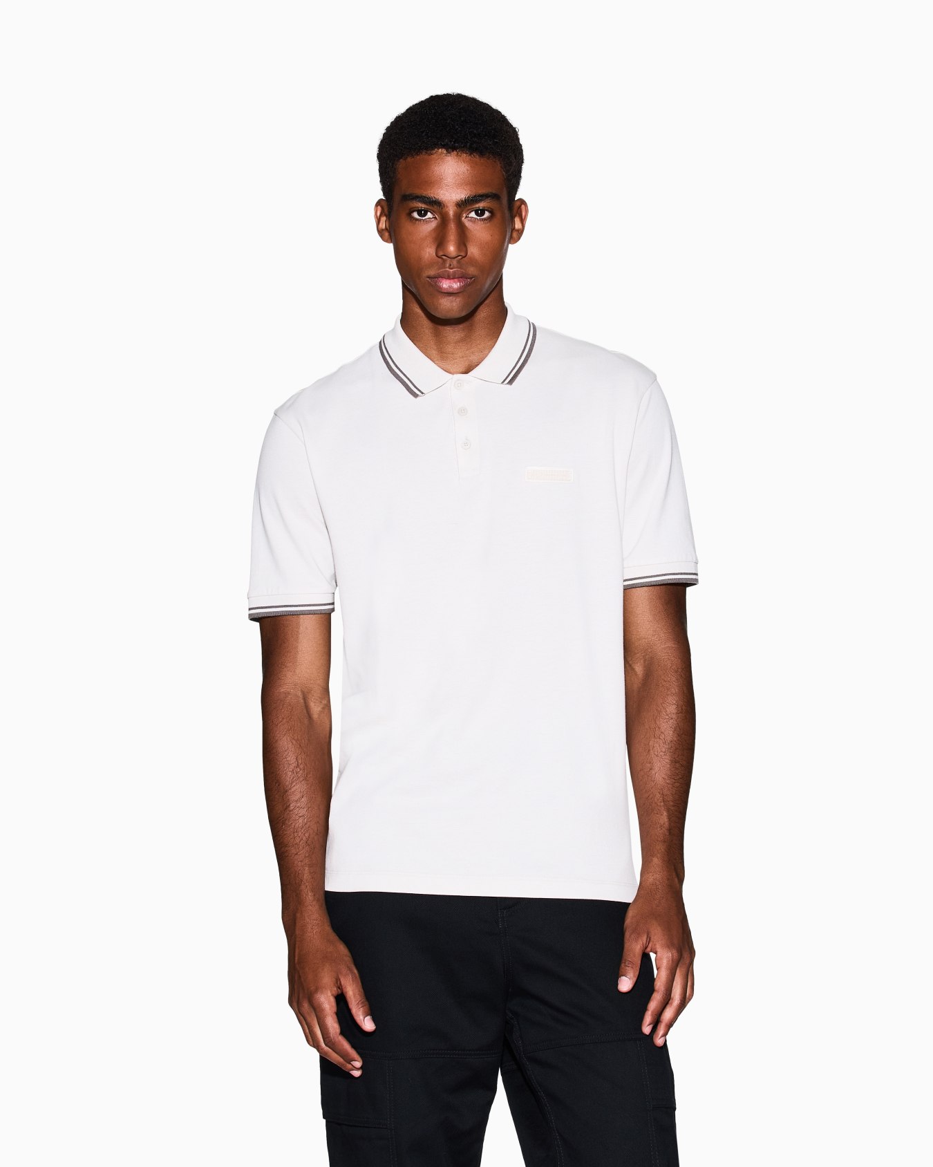 Contrasting piping pique polo shirt Slide 3