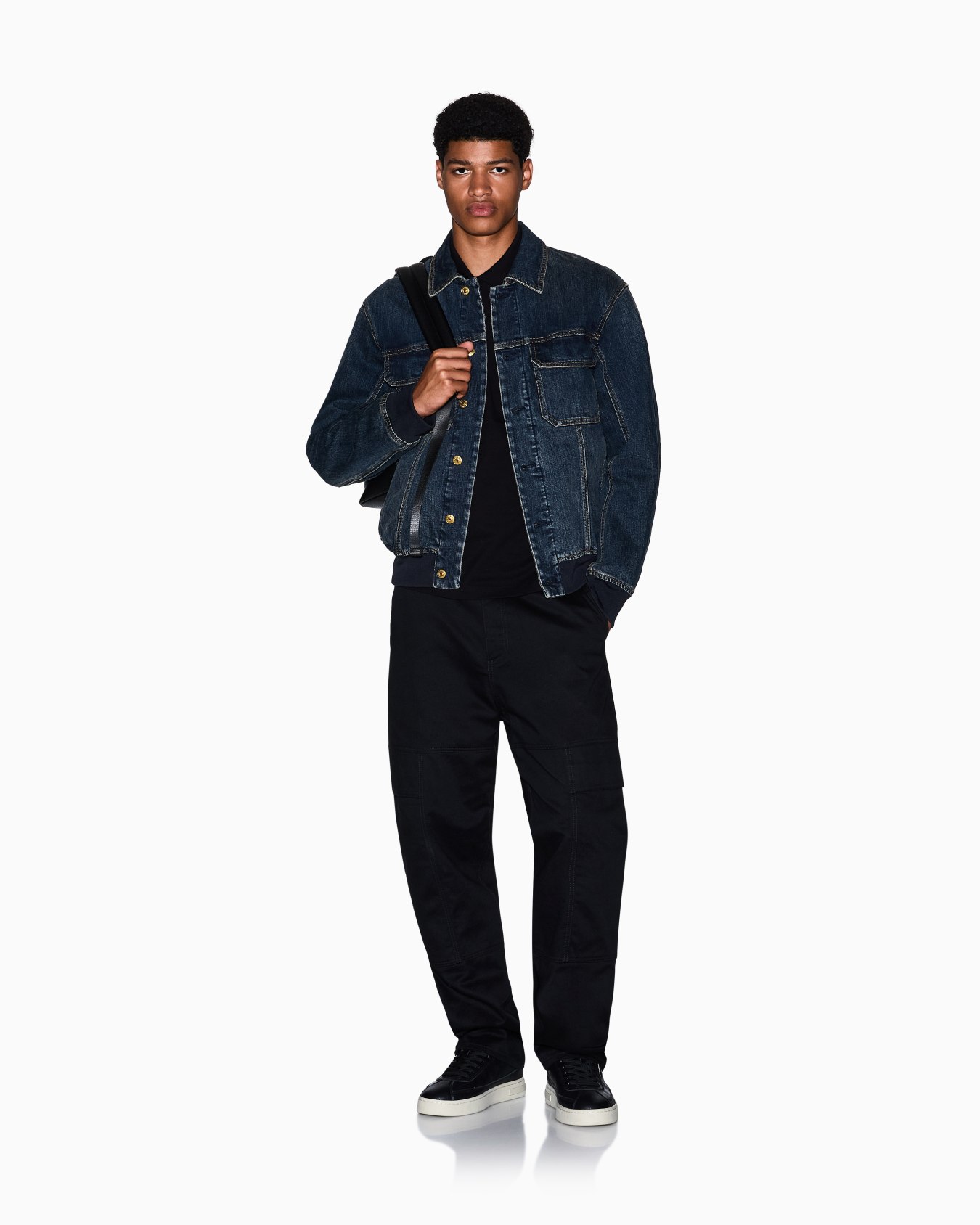 Contrasting piping pique polo shirt Slide 1