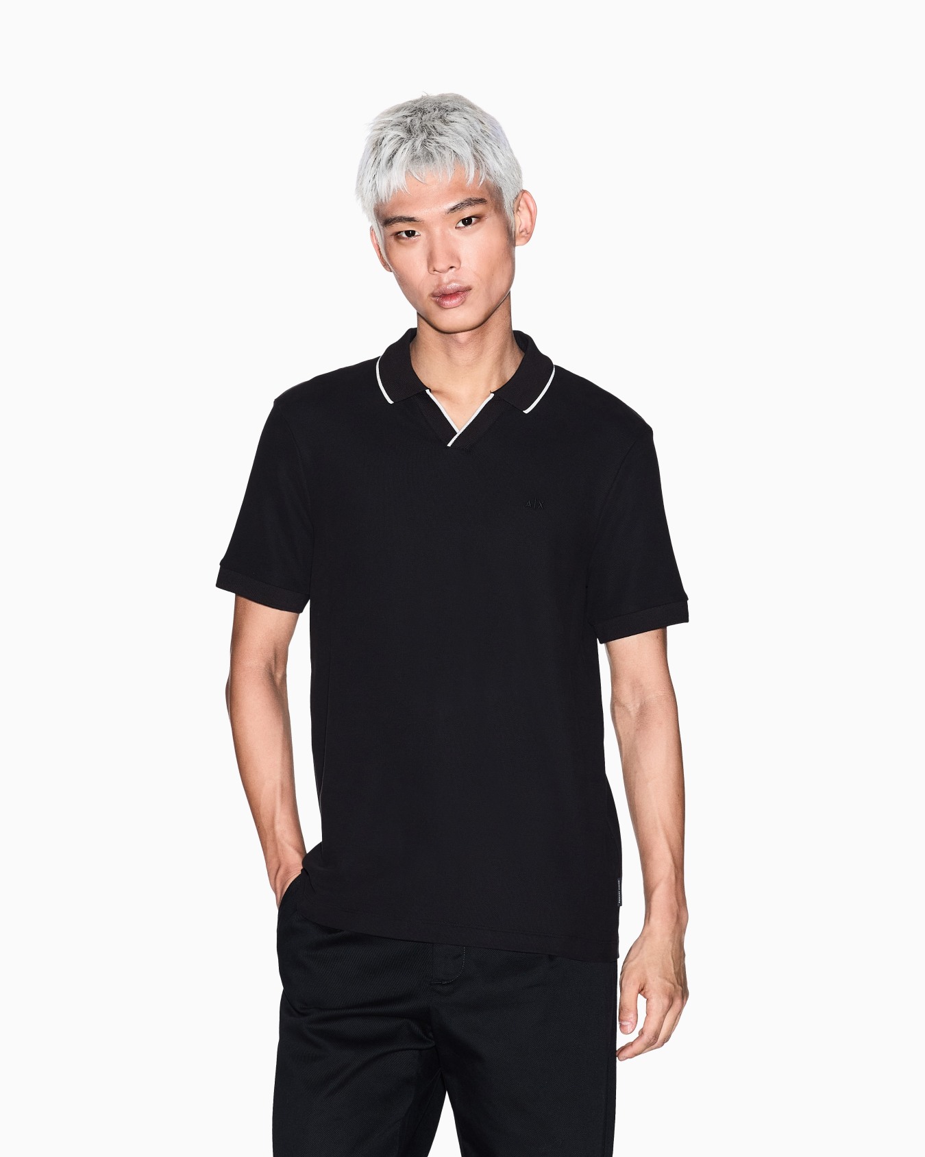 Polo shirt with contrasting profiles Slide 3