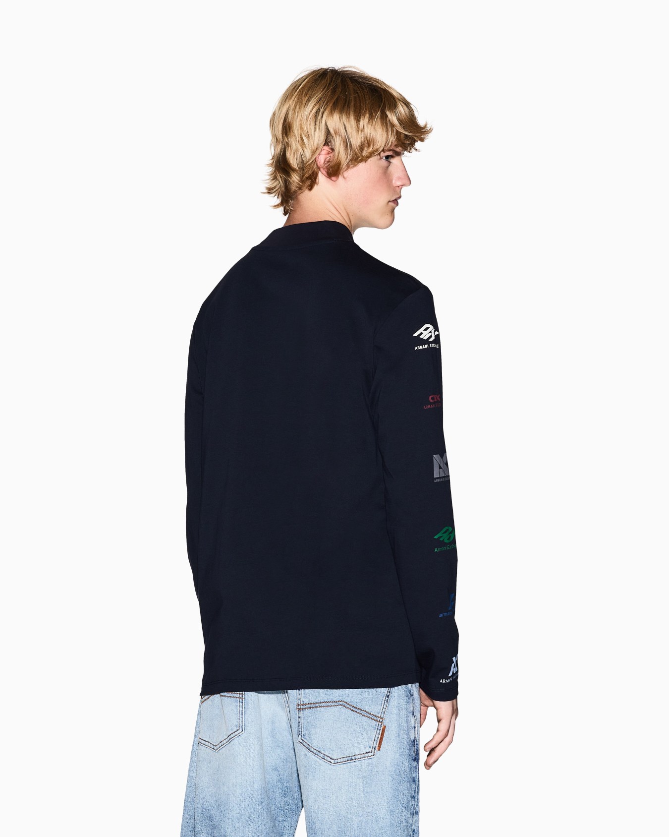 ランダムロゴ 長袖クルーネックTシャツ スライドする 2