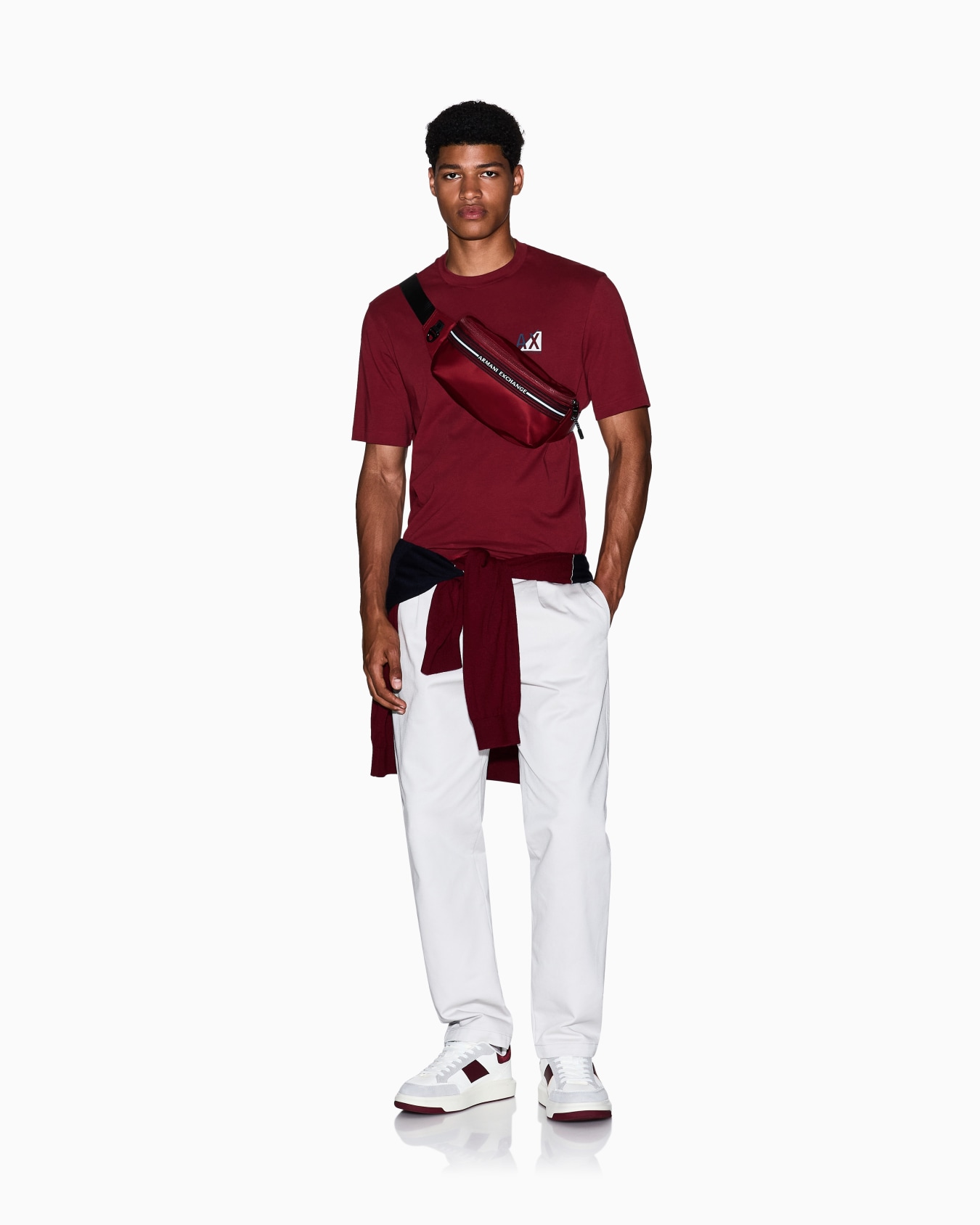 Regular fit T-shirt with small logo Slide 1