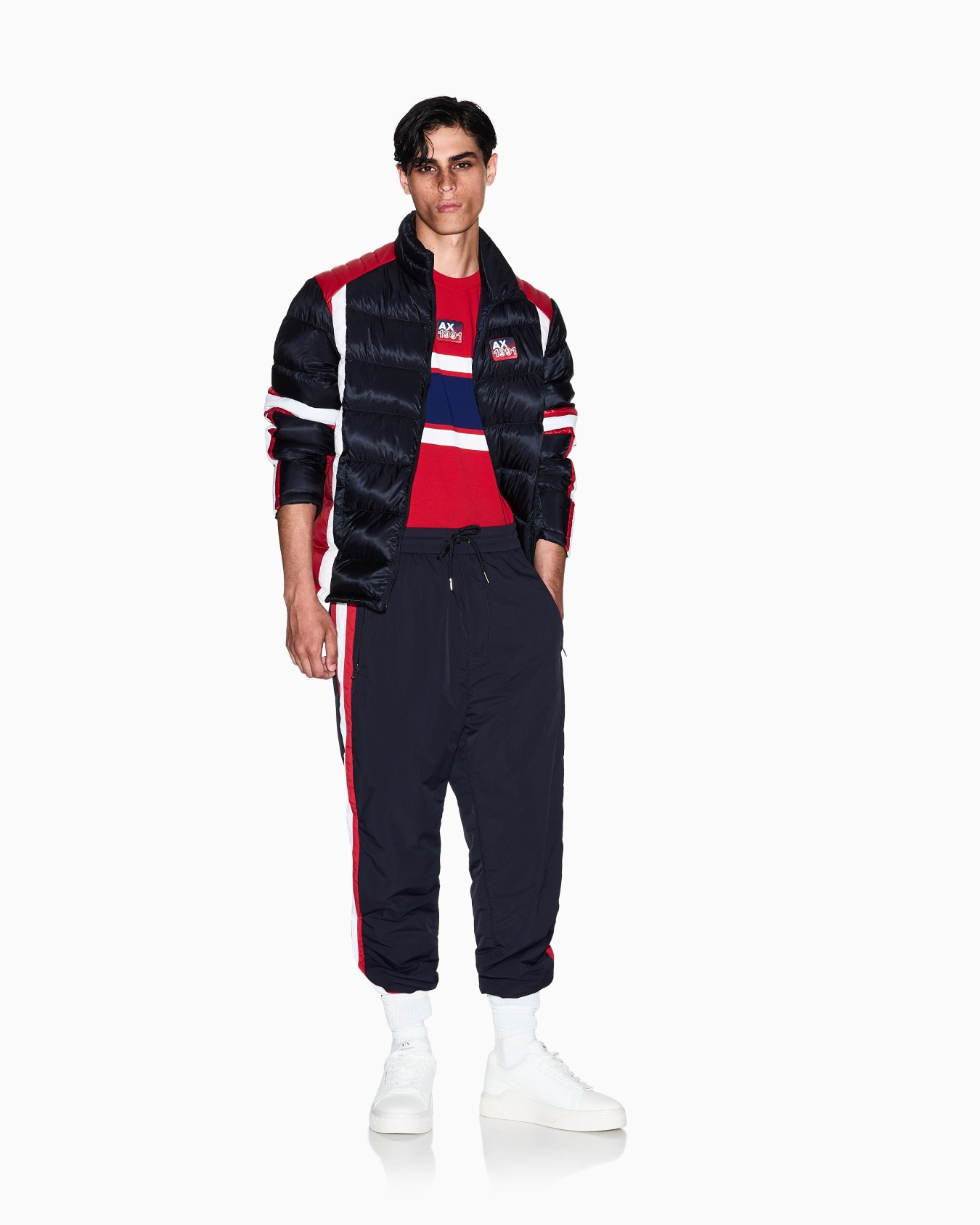 Regular fit T-shirt with contrasting band Slide 1