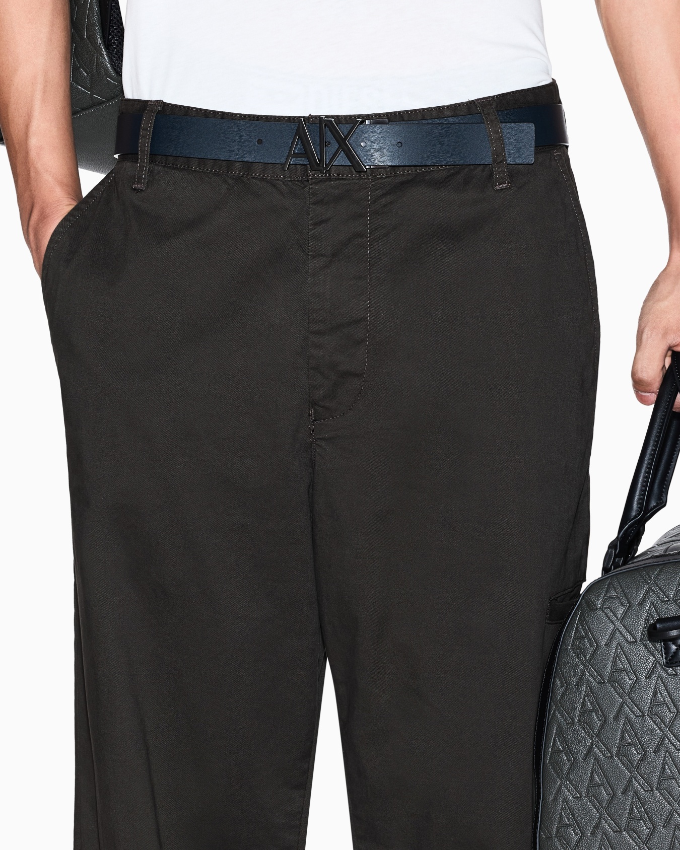Pantaloni casual Slide 4