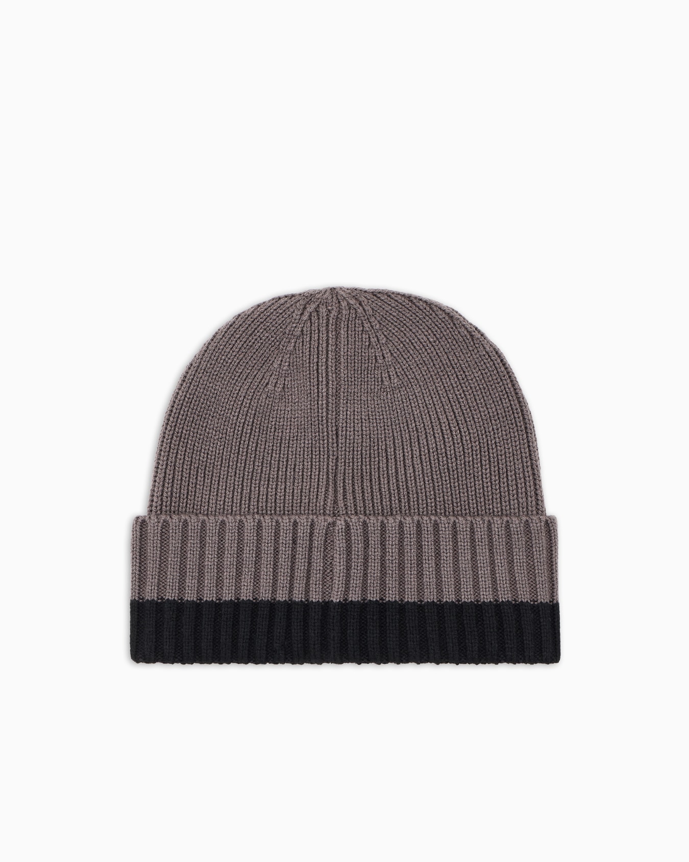 Cap with ribbed profile Slide 1