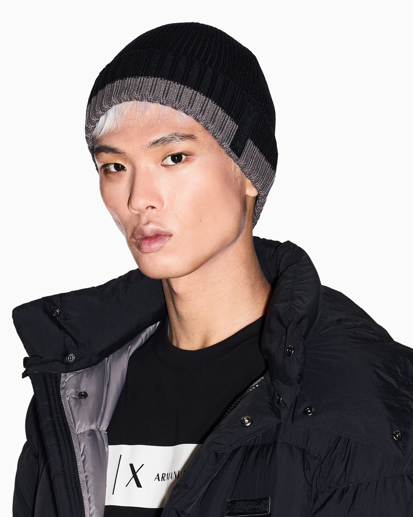 Cap with ribbed profile Slide 3