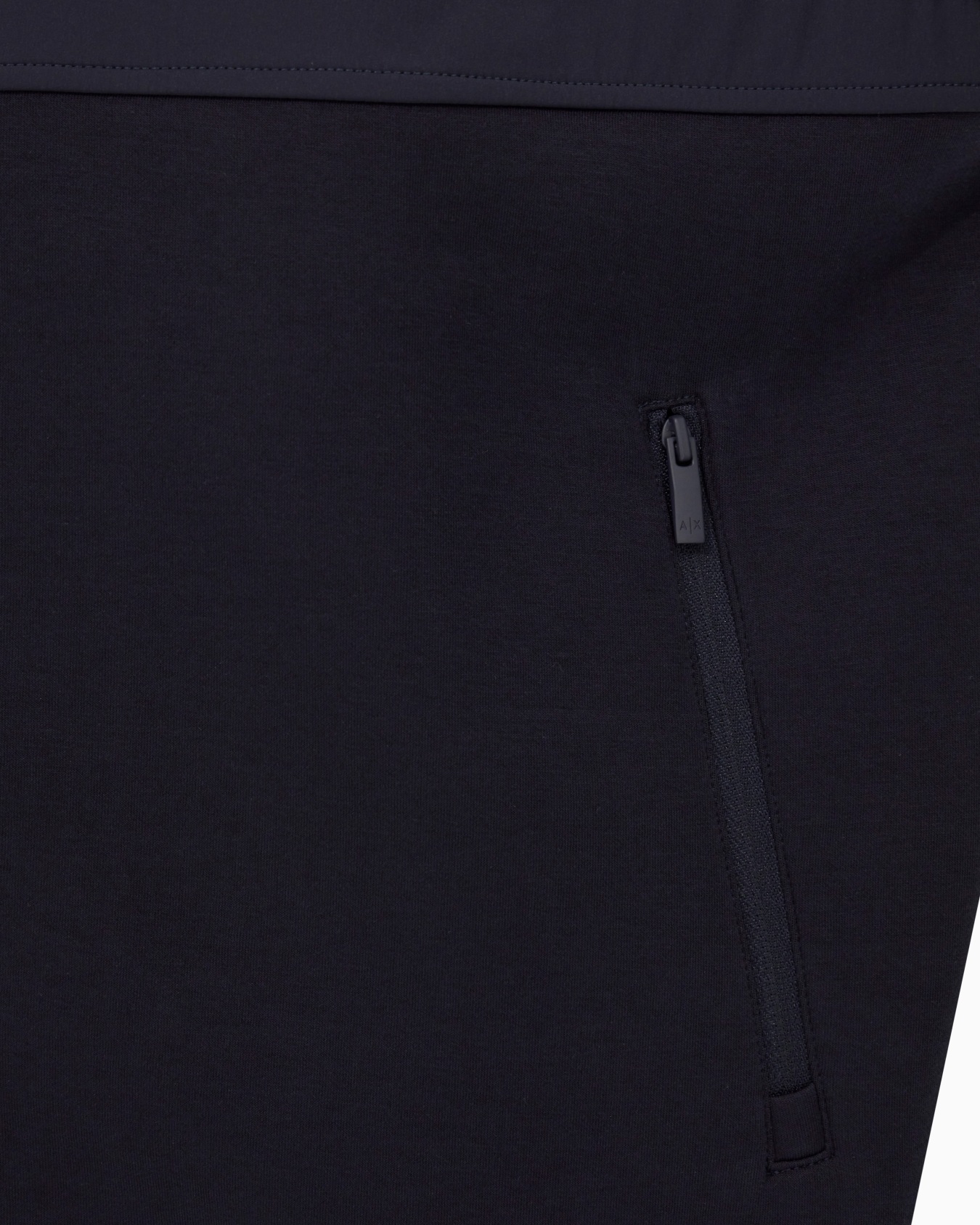 Full-zip bi-material vest Slide 4