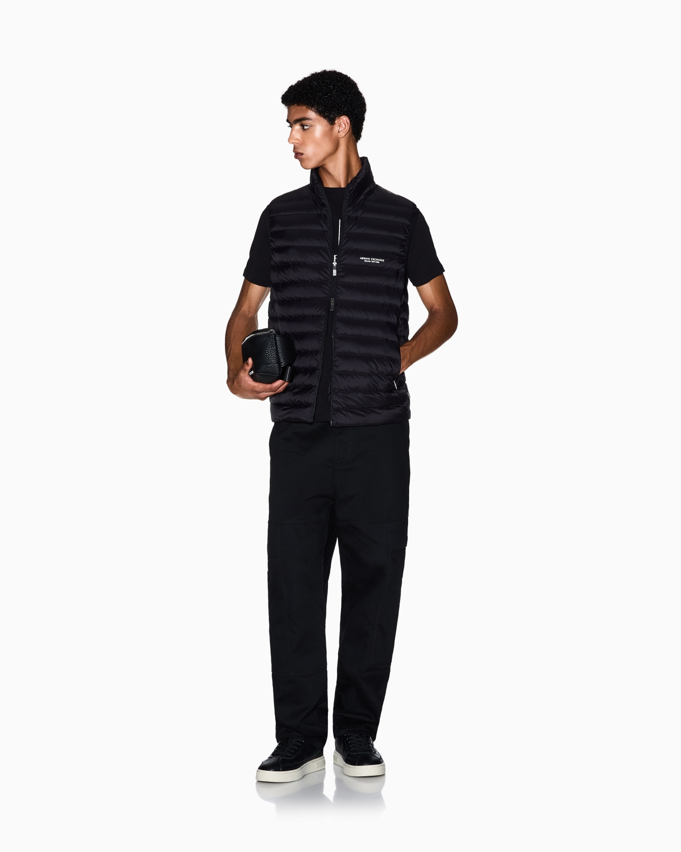 Full-zip sleeveless down jacket Slide 1