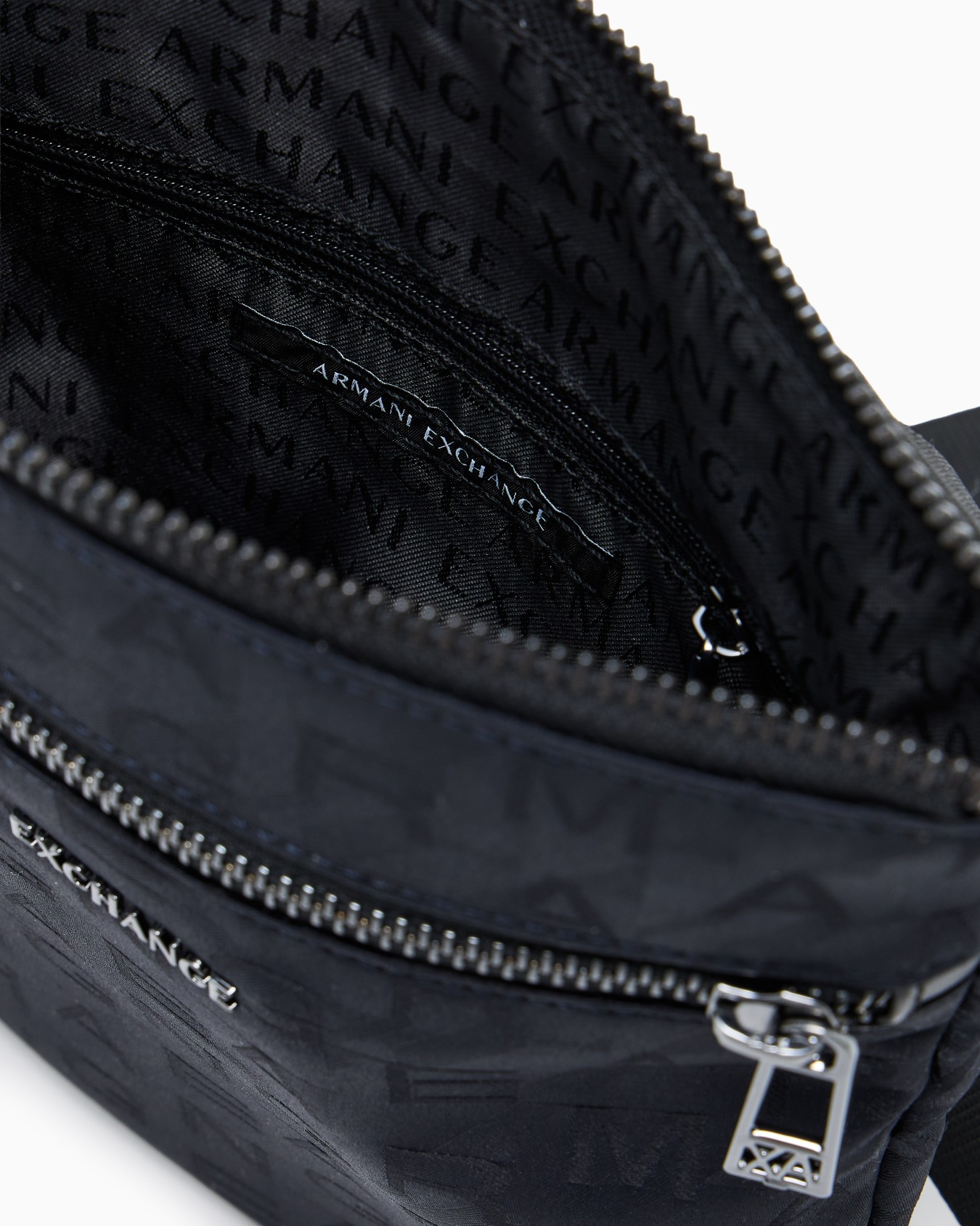 オールオーバージャカードロゴ フラットショルダーバッグ スライドする 3