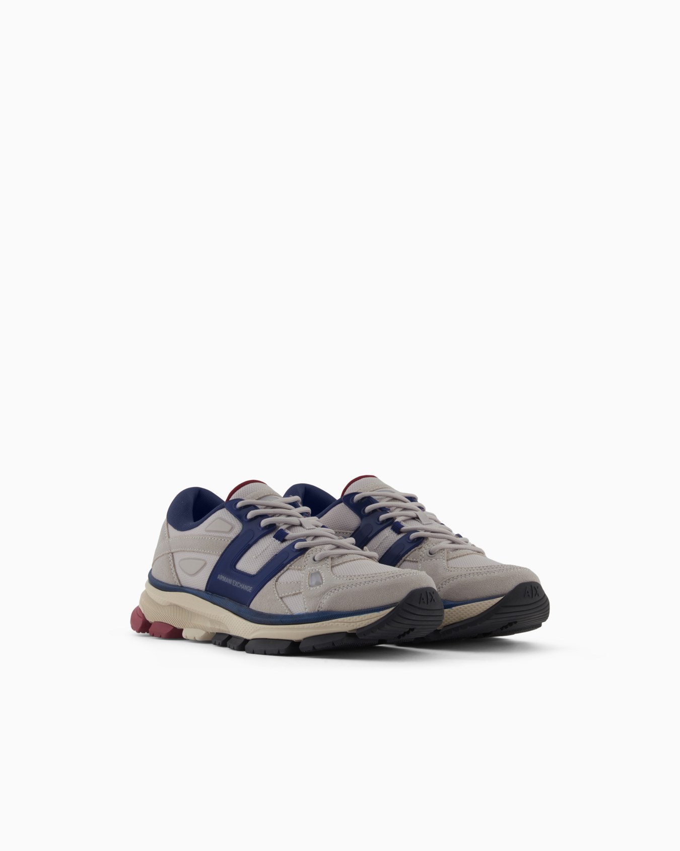 Sneakers dettagli a contrasto Slide 1