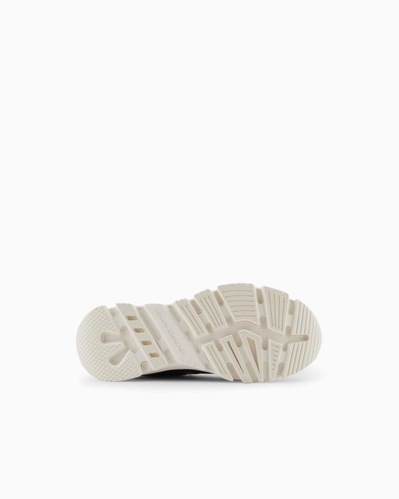 Sneakers with contrasting details Slide 5