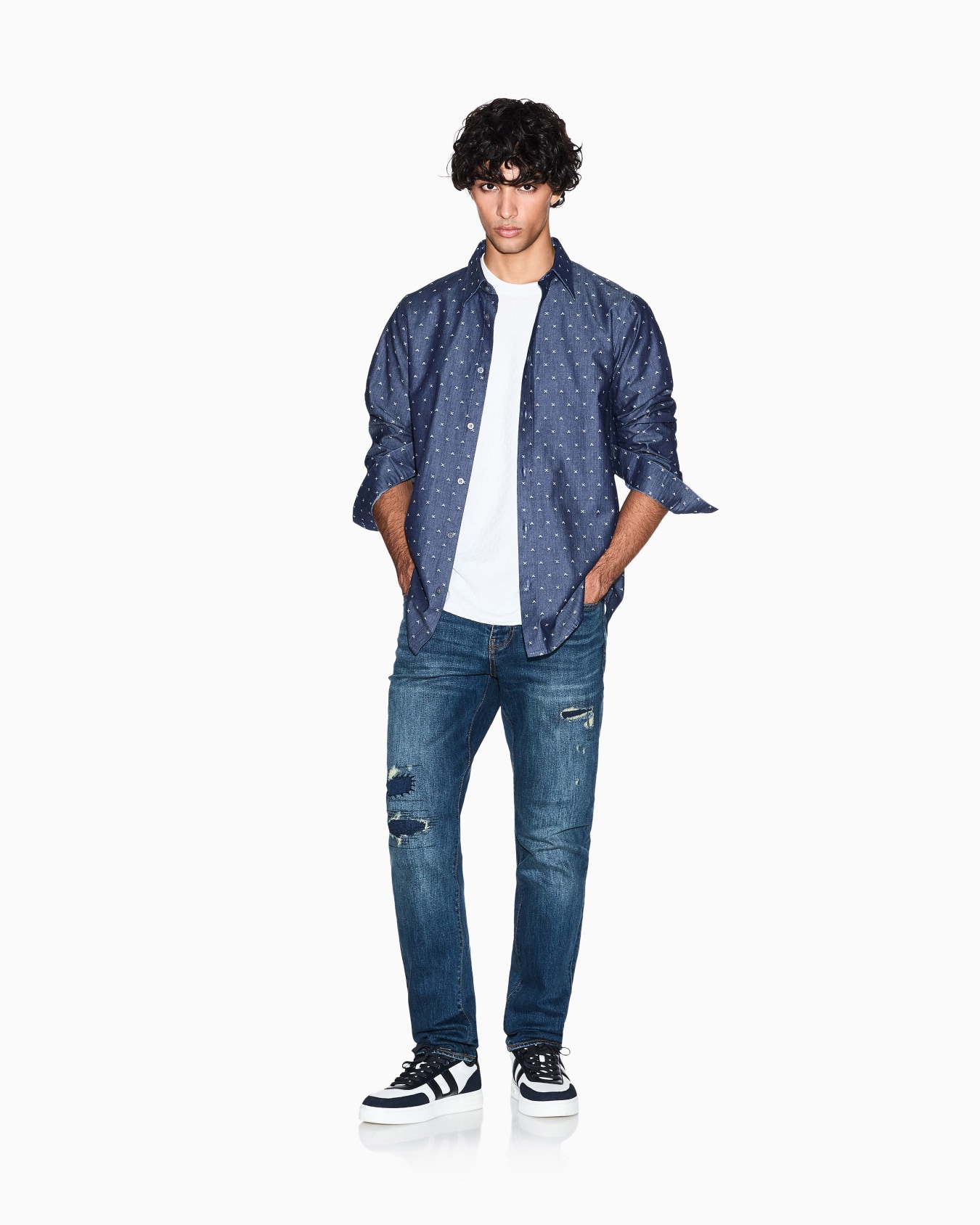 Regular fit jacquard shirt Slide 1