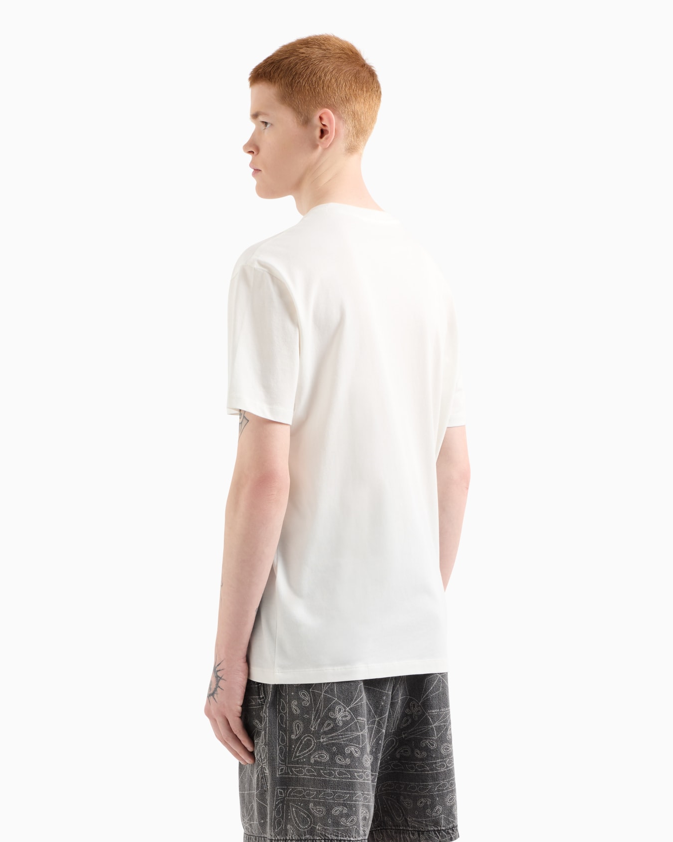 Regular fit T-shirt with V-neck Slide 2