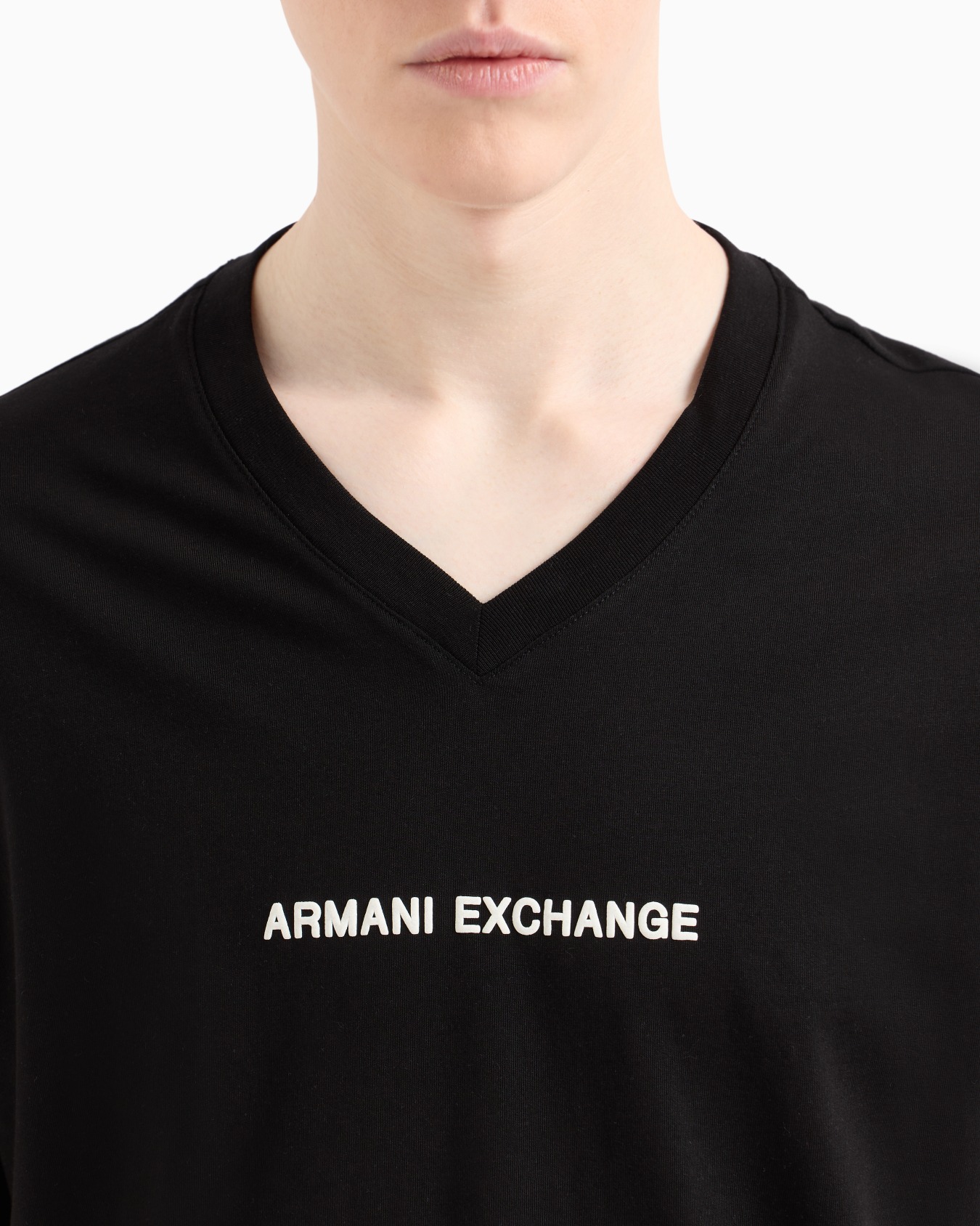 Regular fit T-shirt with V-neck Slide 4