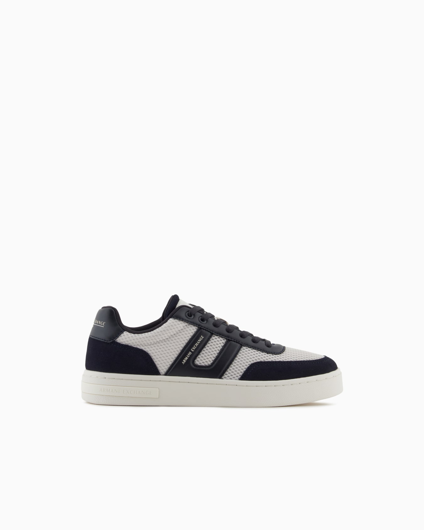 Mesh sneakers with contrasting inserts Slide 0