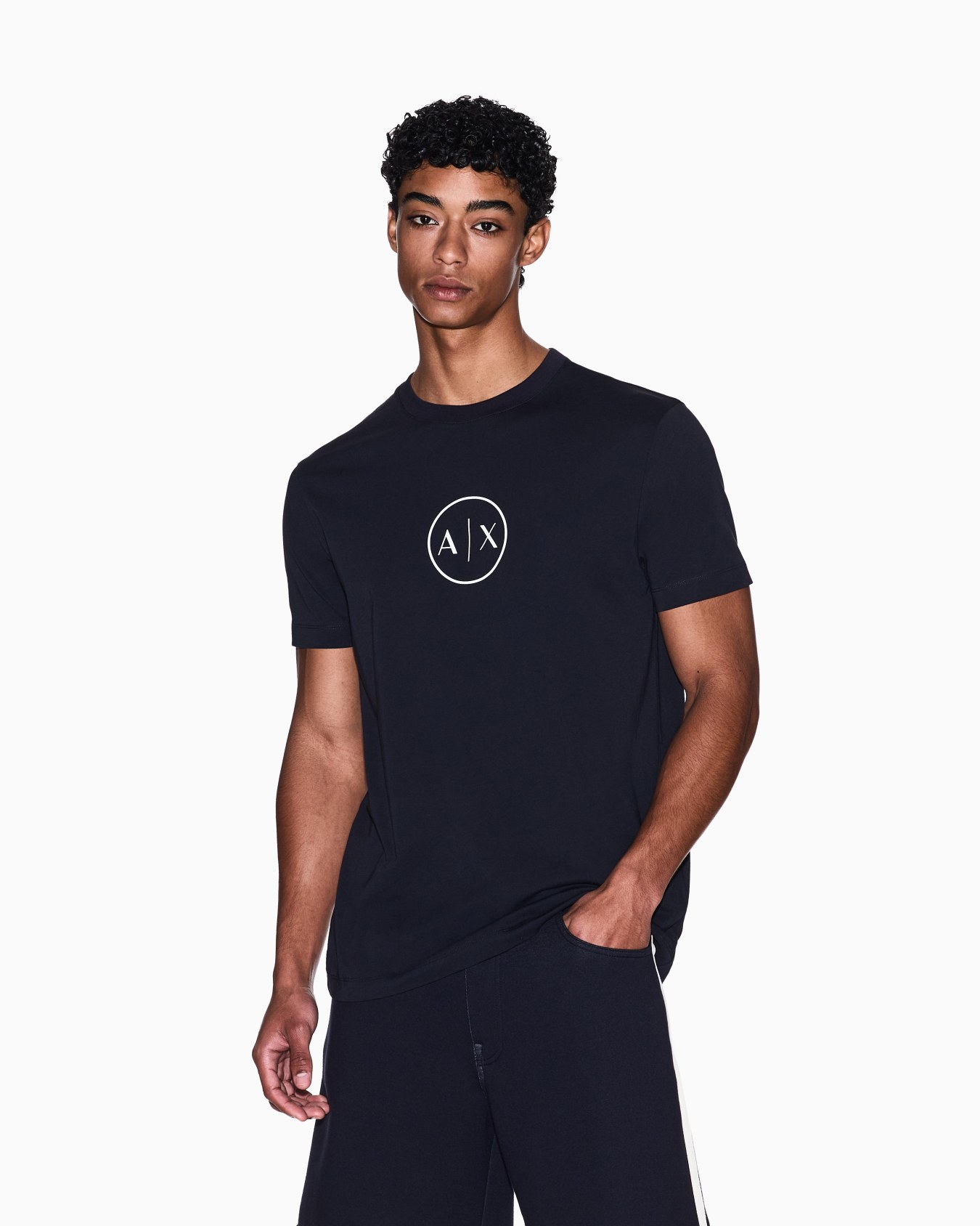 Regular fit T-shirt with round logo Slide 3