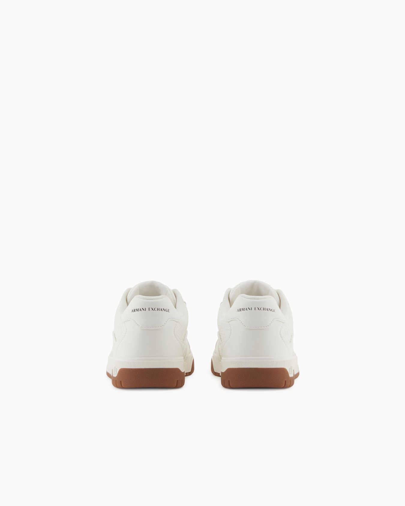 Sneakers with contrasting inserts Slide 3