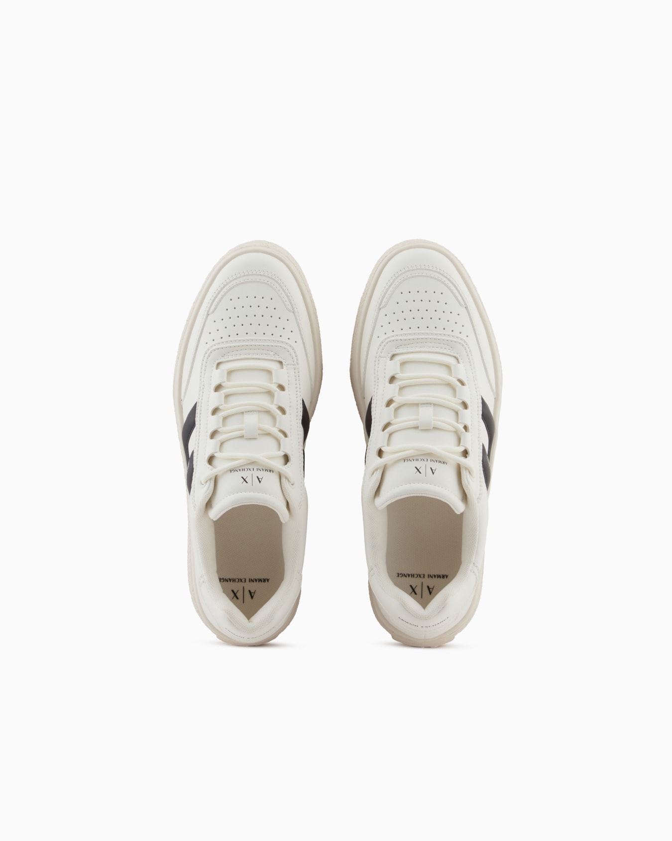 Sneakers with side detail Slide 2