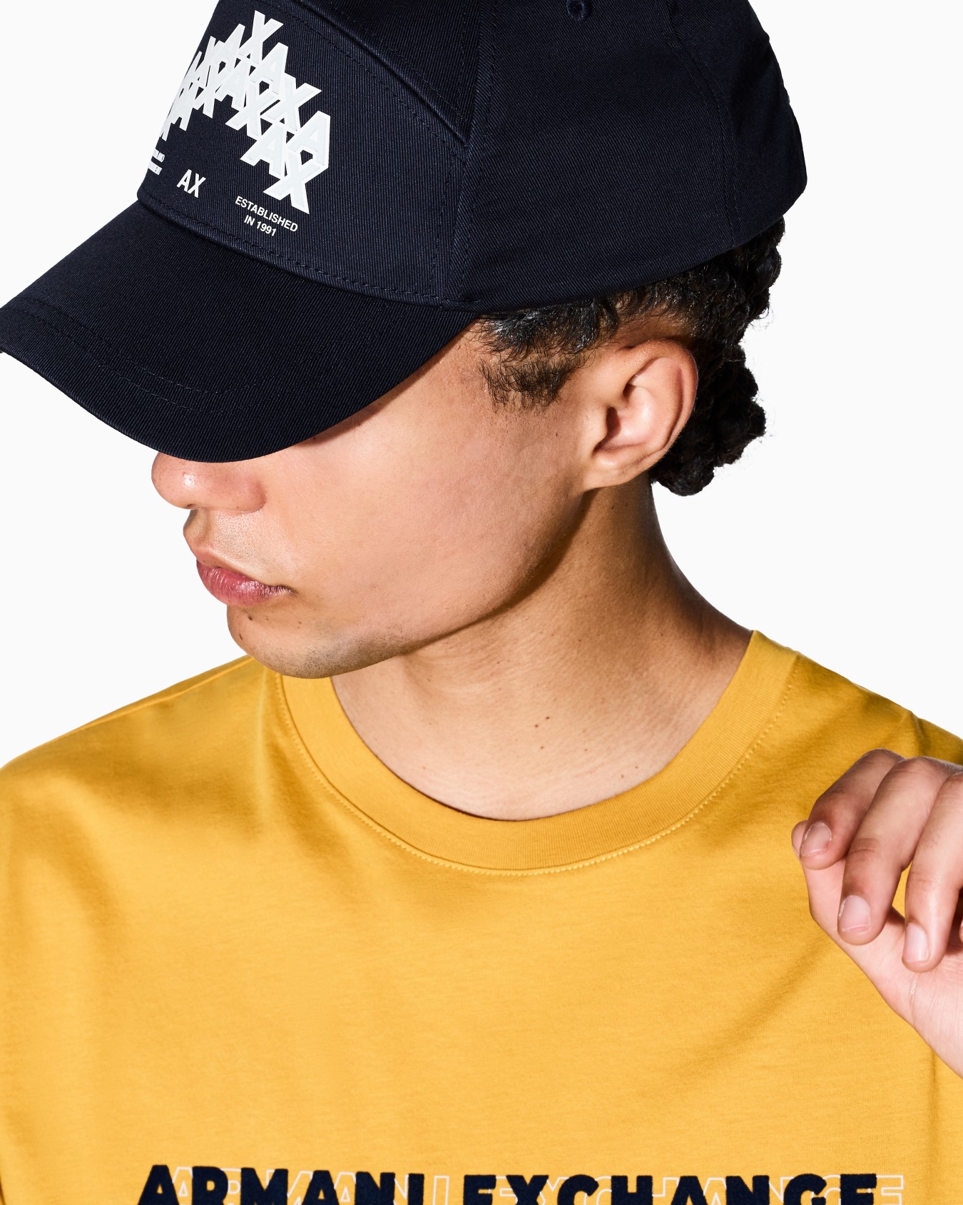 Cap with visor and logo Slide 2