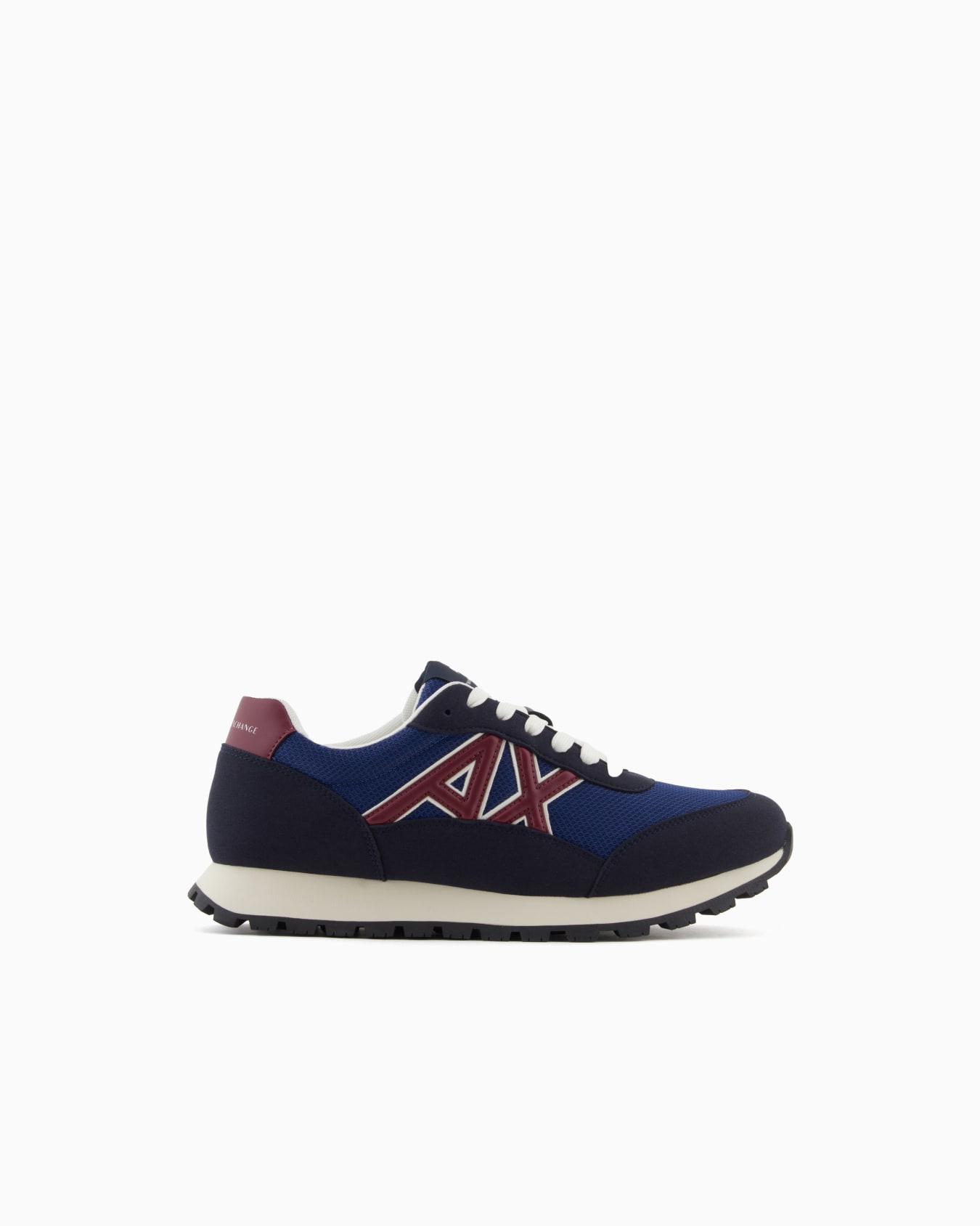 Sneakers with contrasting logo Slide 0