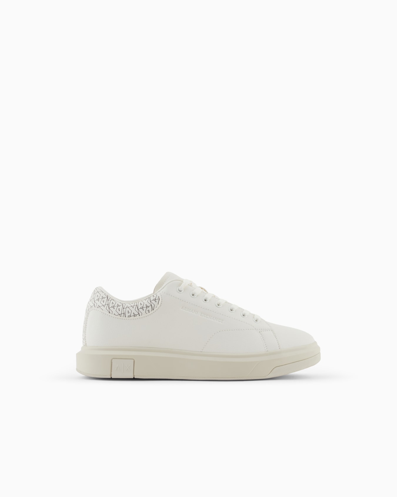 Sneakers with detail on the back Slide 0
