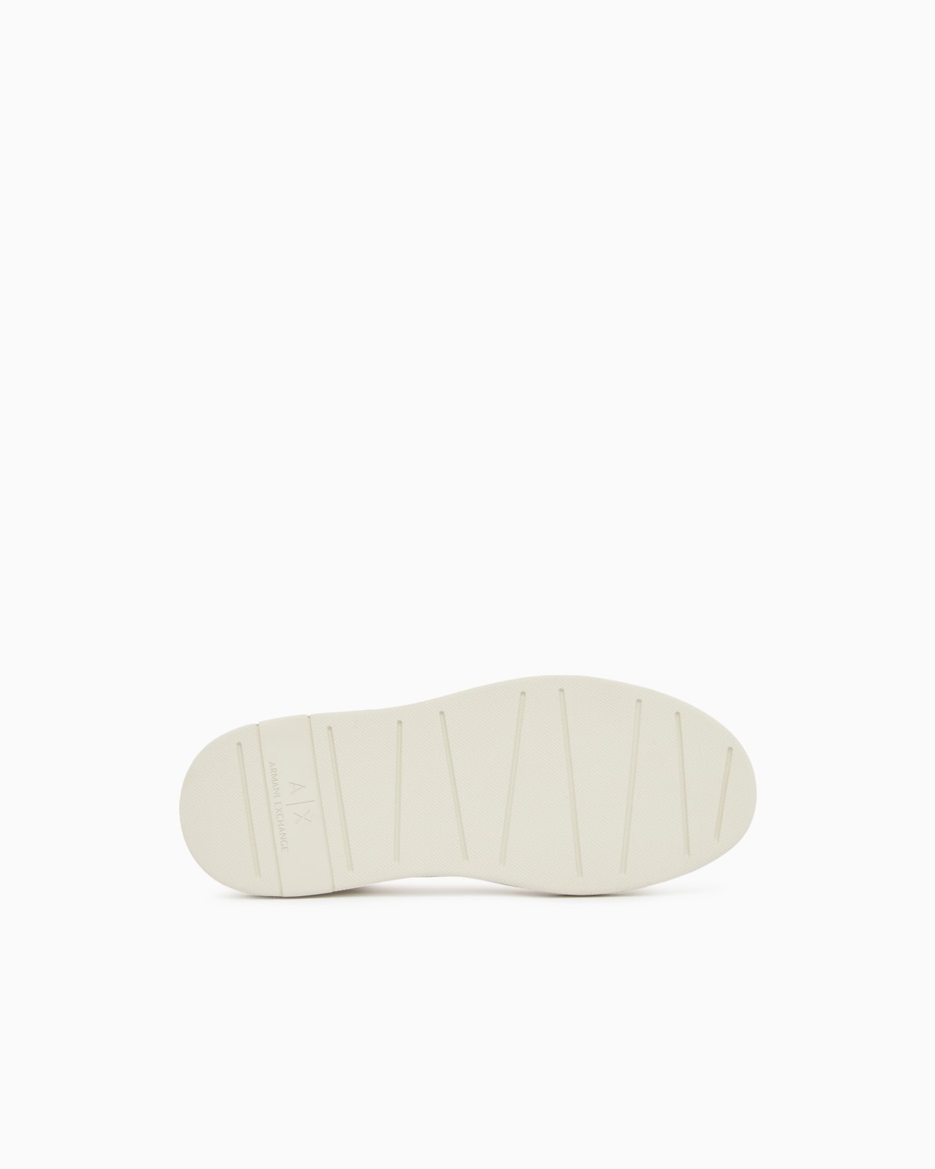 Sneaker mit Detail auf der Rückseite Folie 5