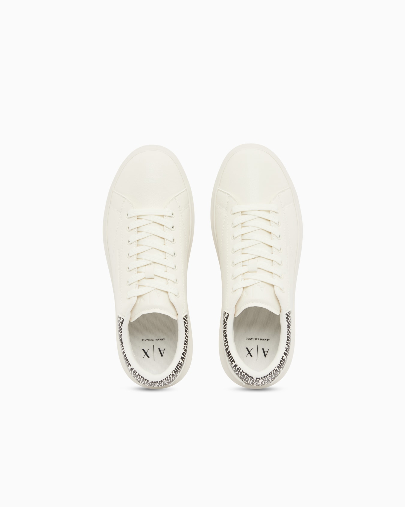 Sneakers with an all-over print Slide 2