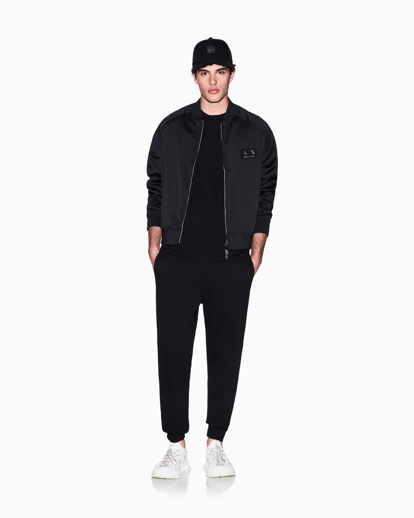 AXロゴパッチ 半袖クルーネックTシャツ スライドする 1