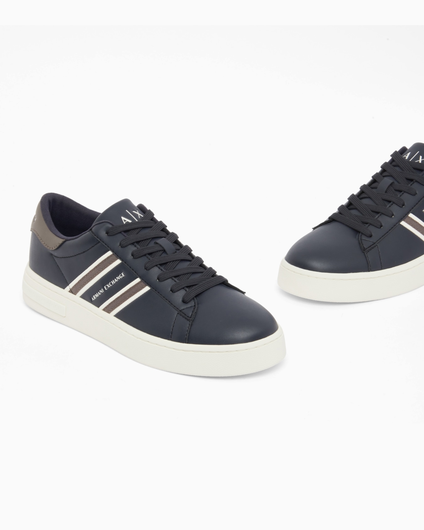 sneakers with webbing and rubber sole Slide 4