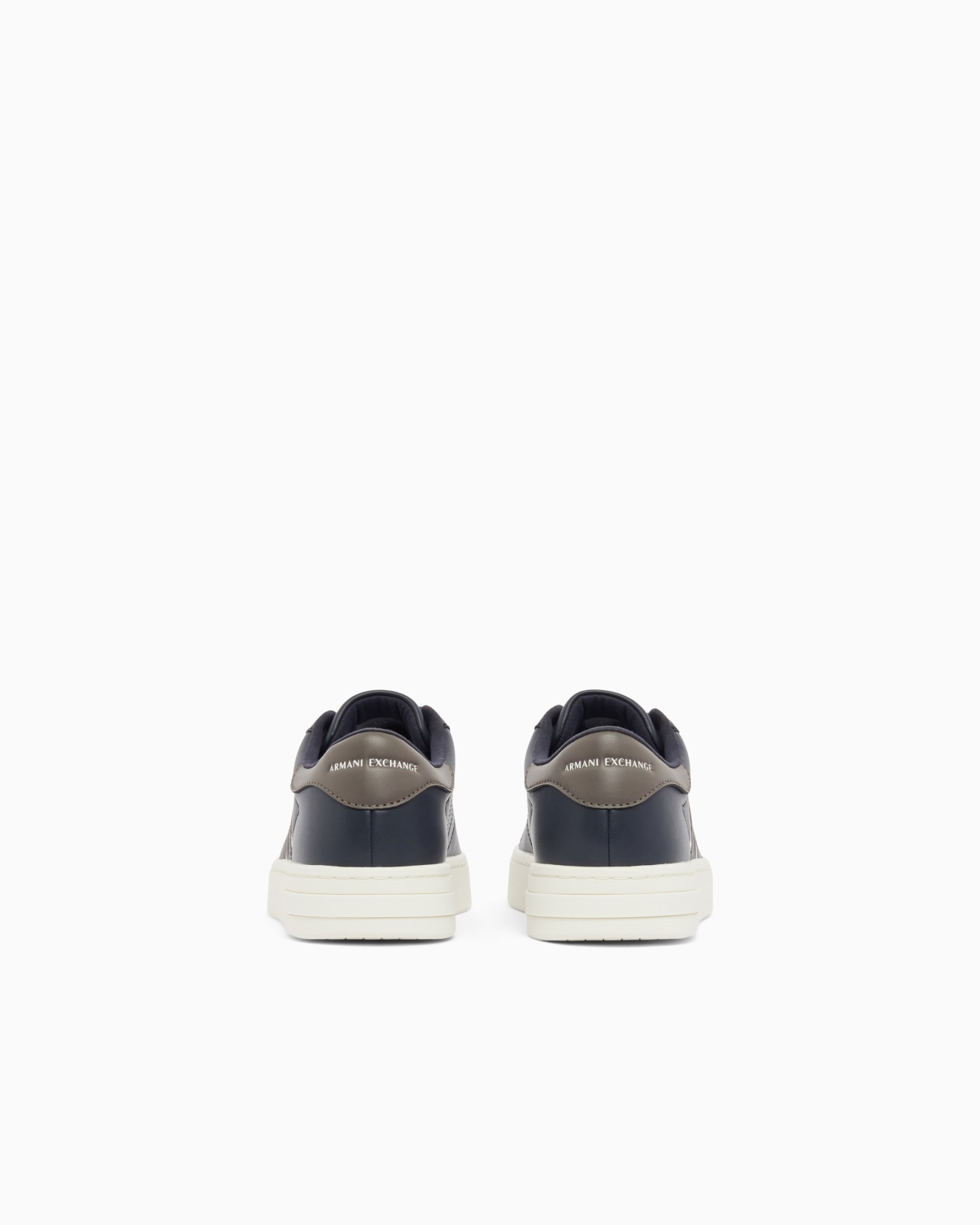 sneakers with webbing and rubber sole Slide 3