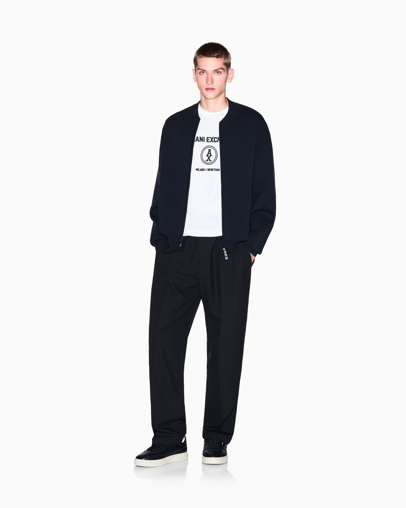 Regular fit Graphic Logo T-shirt Slide 1