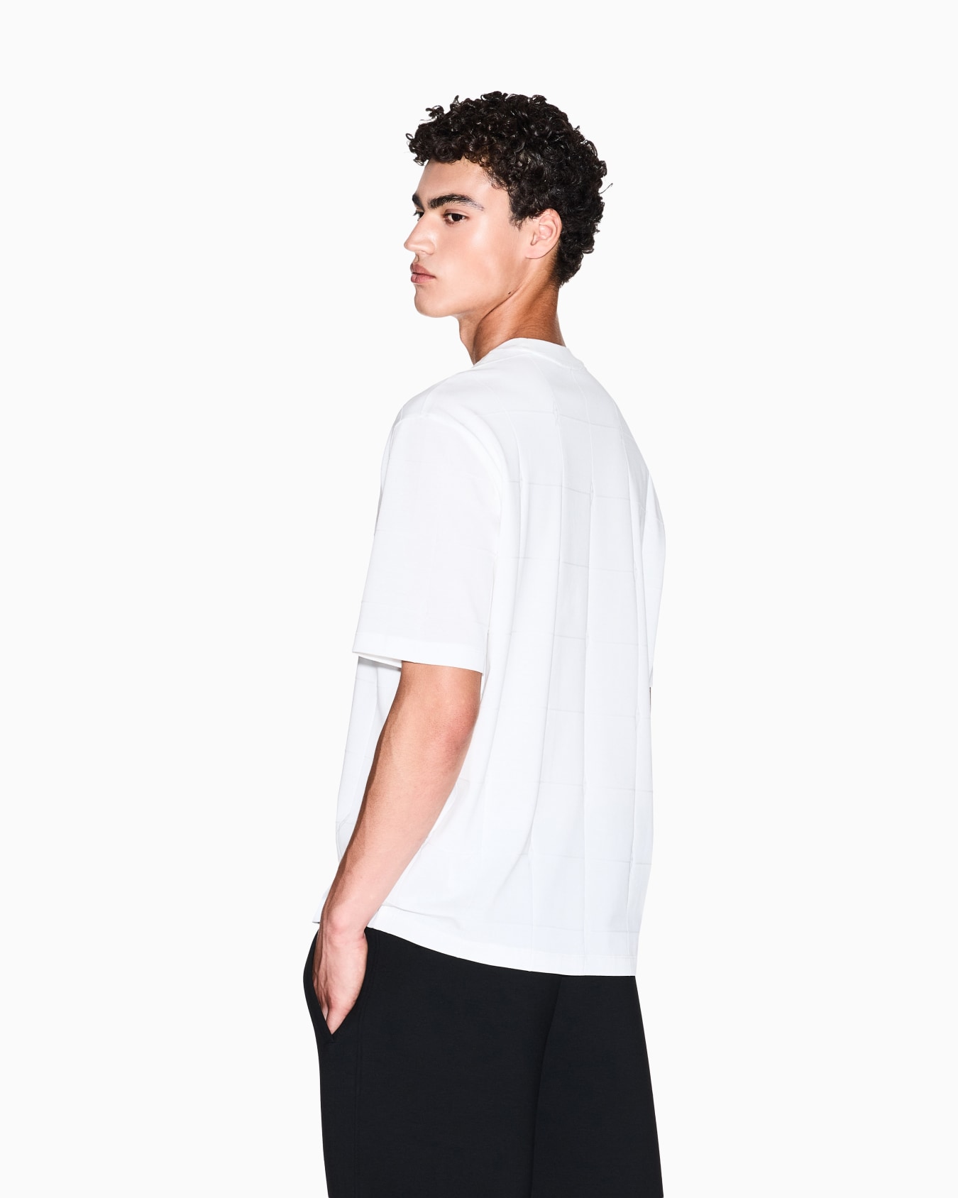 Geometric Pattern T-shirt Slide 2