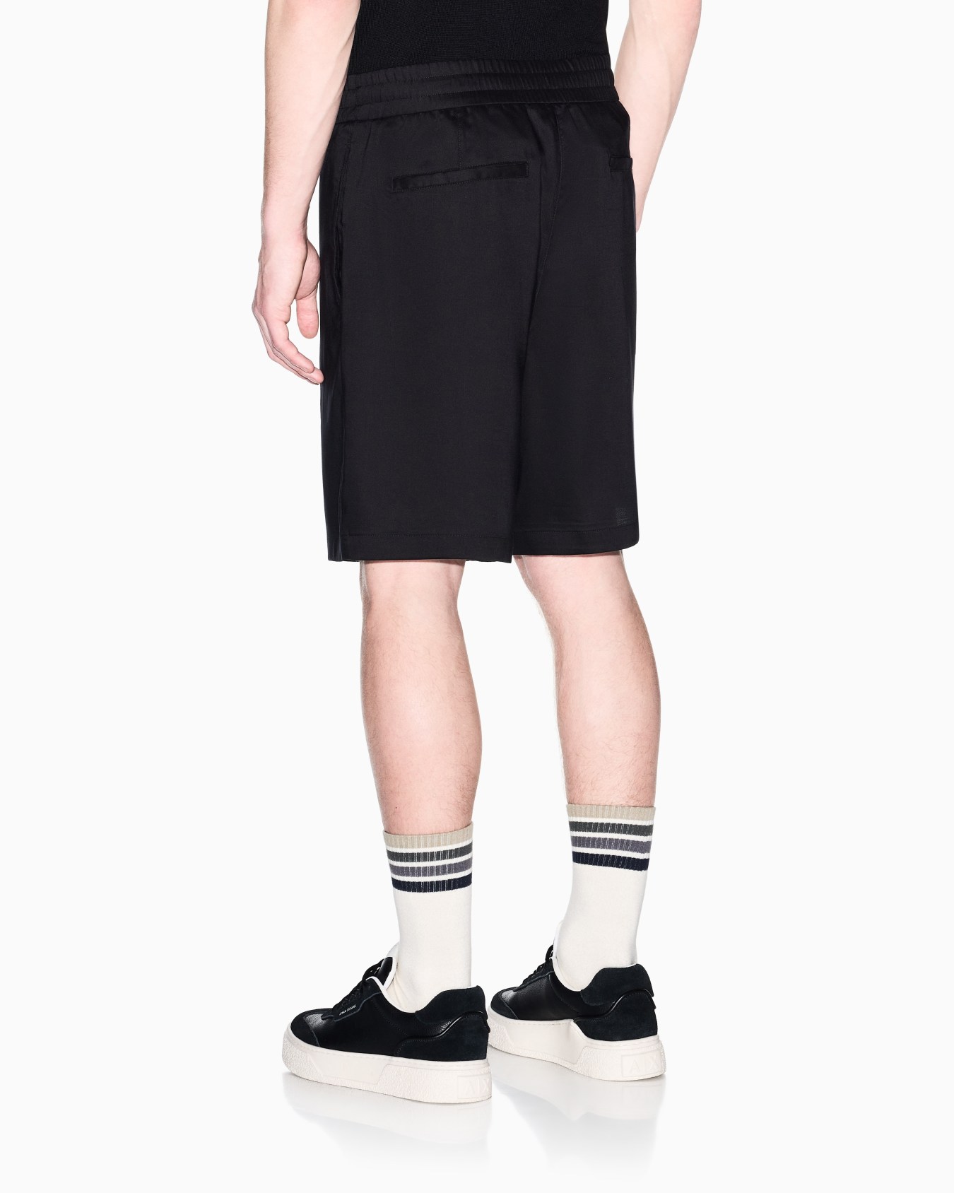 Lightweight Oxford Bermuda Shorts Slide 5