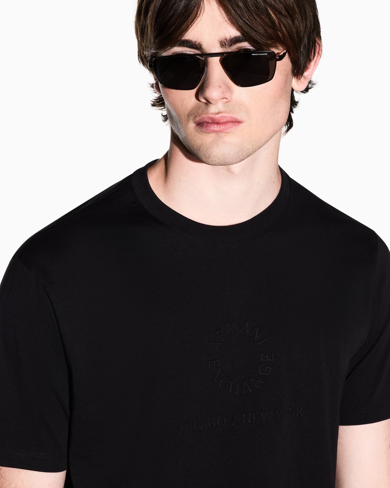 エンボスサークルロゴ 半袖クルーネックTシャツ スライドする 4