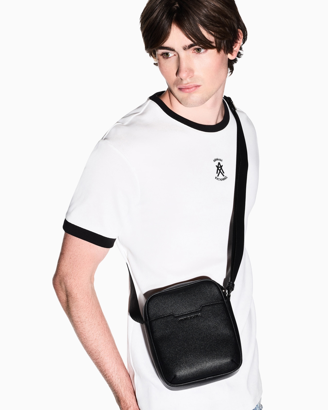 Crossbody bag in technical fabric Diapositiva 5