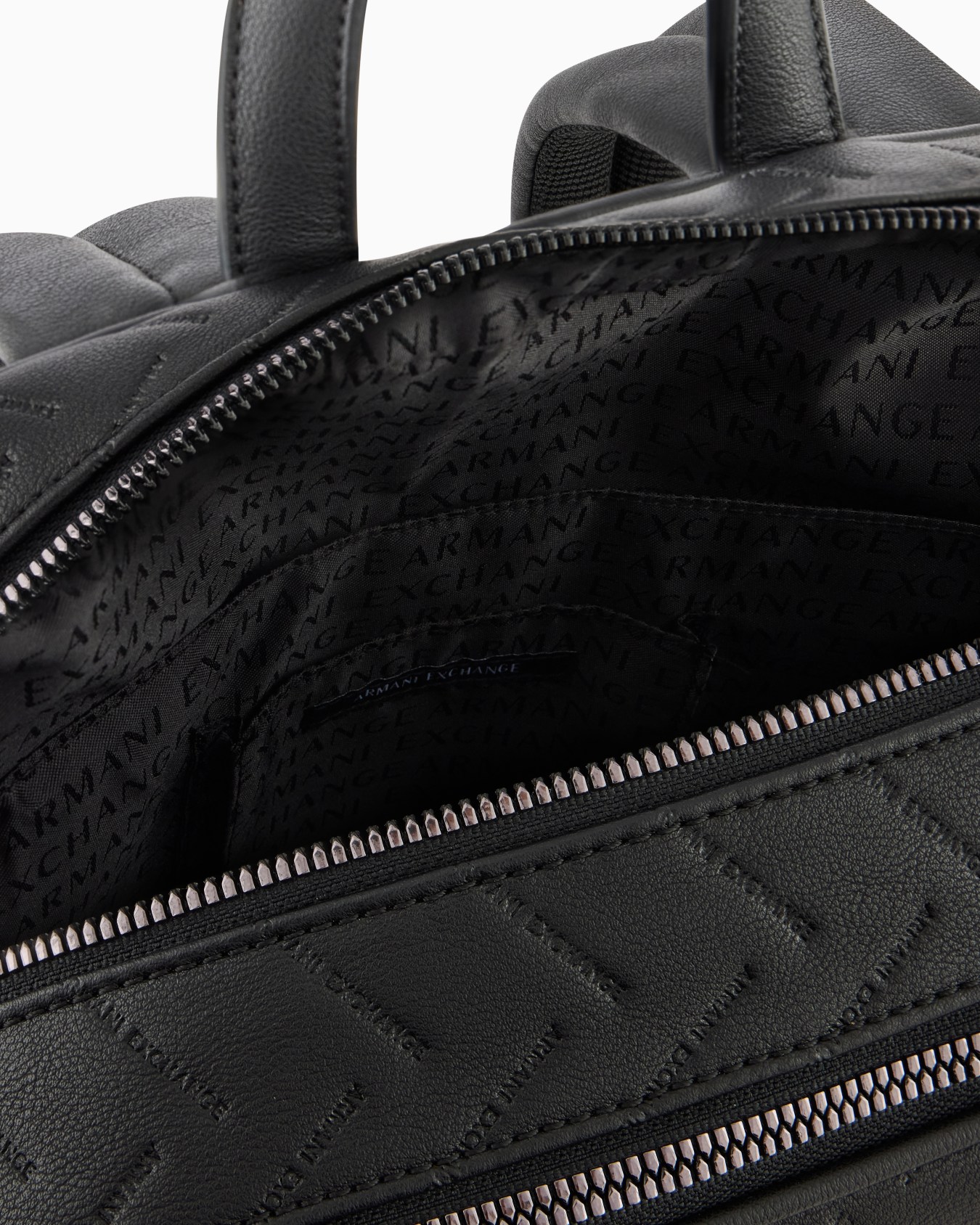 エンボスロゴ スクエア バックパック スライドする 3