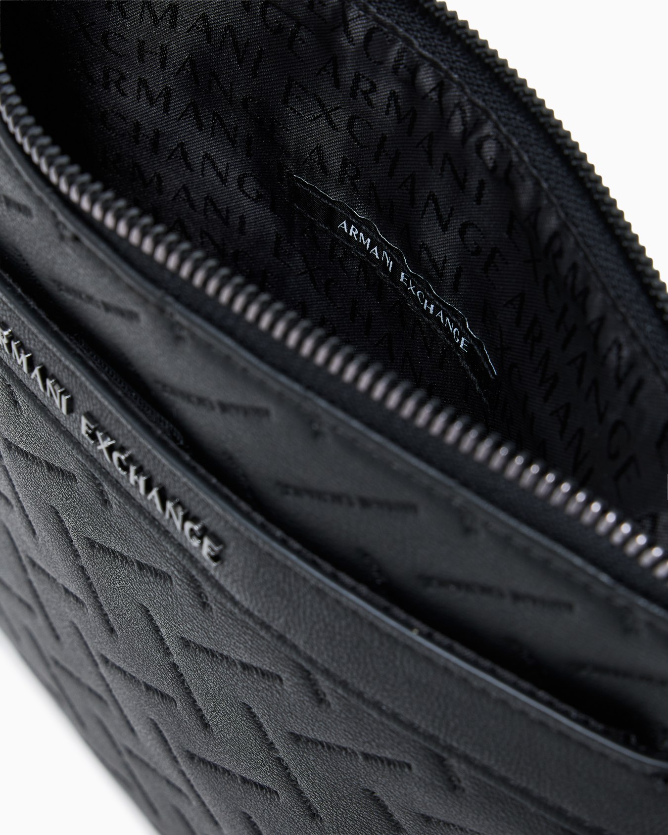 デボスロゴ フラットショルダーバッグ スライドする 4