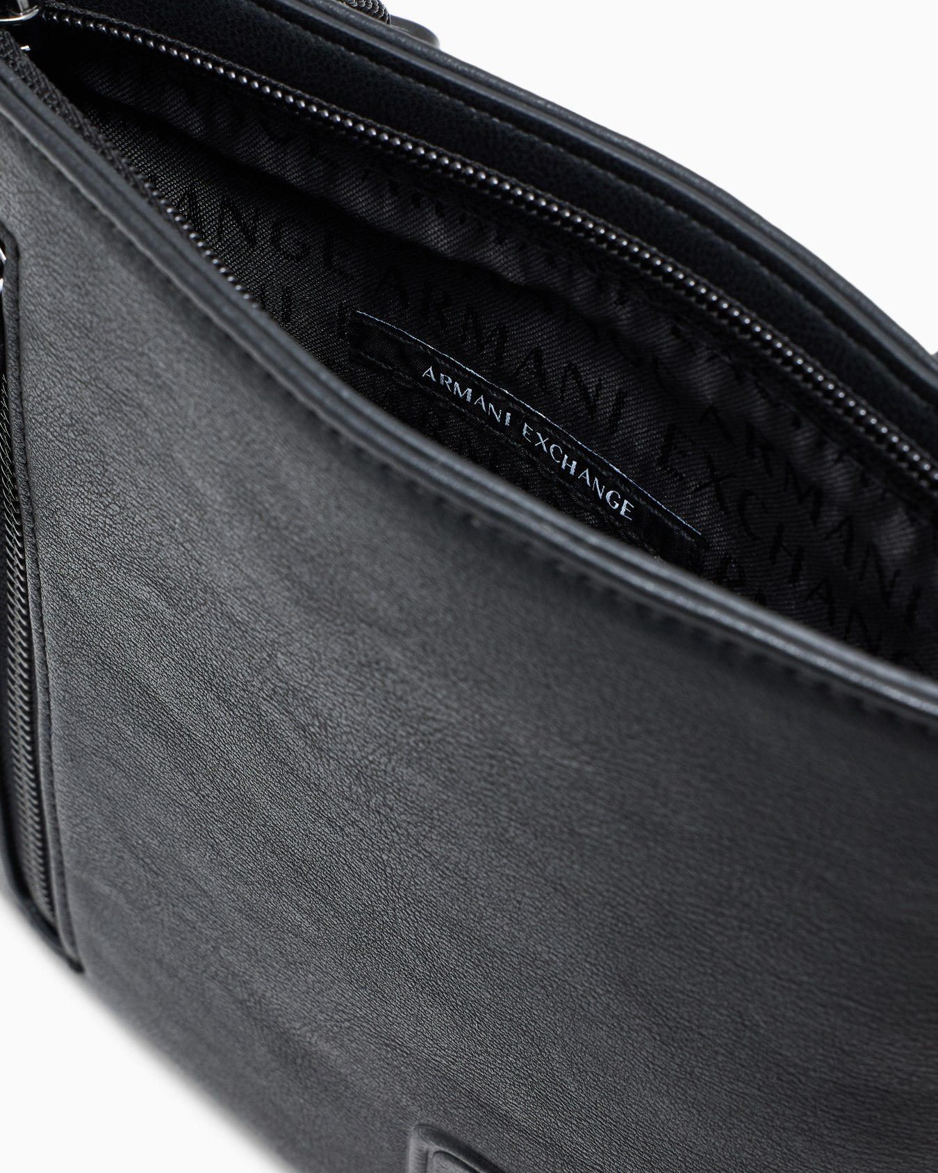 Crossbody bag in technical fabric Diapositiva 3