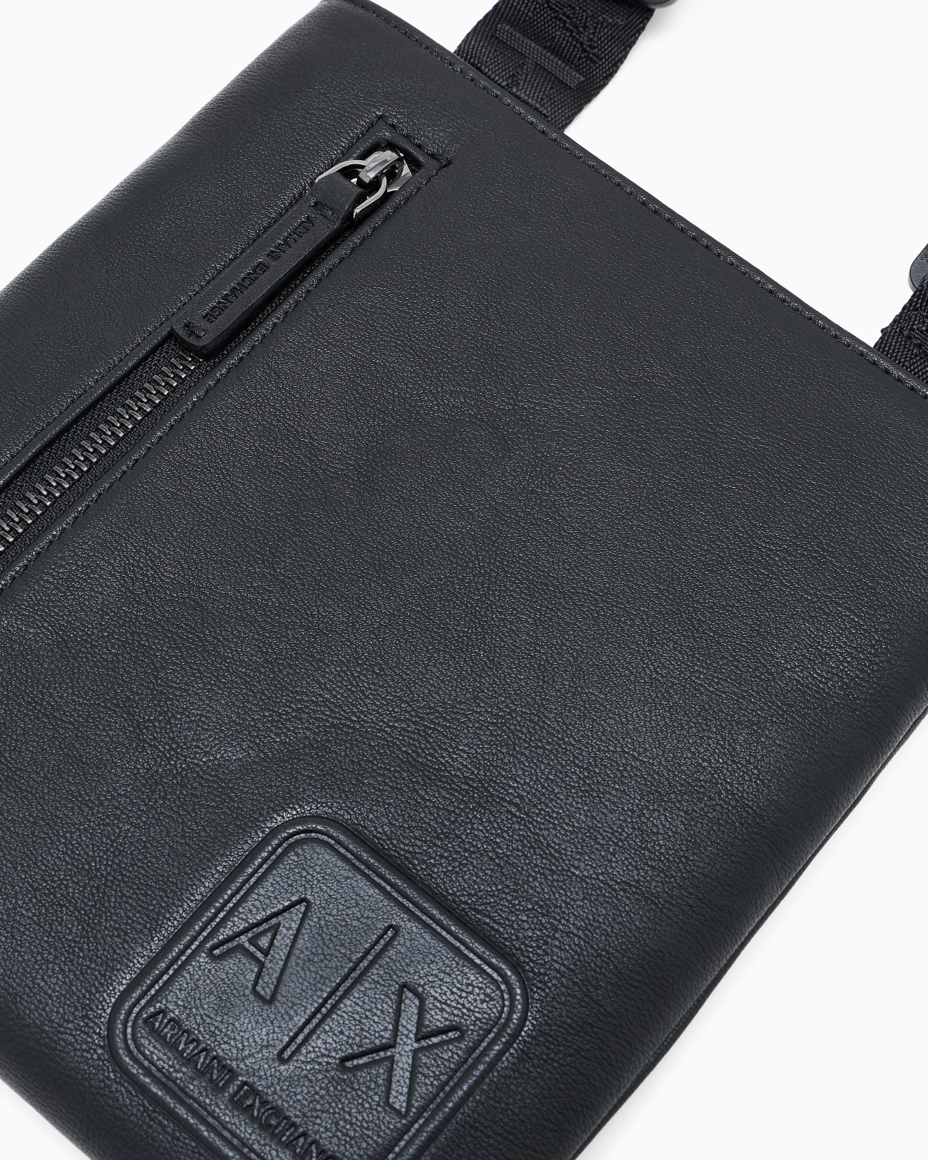 Crossbody bag in technical fabric Diapositiva 4