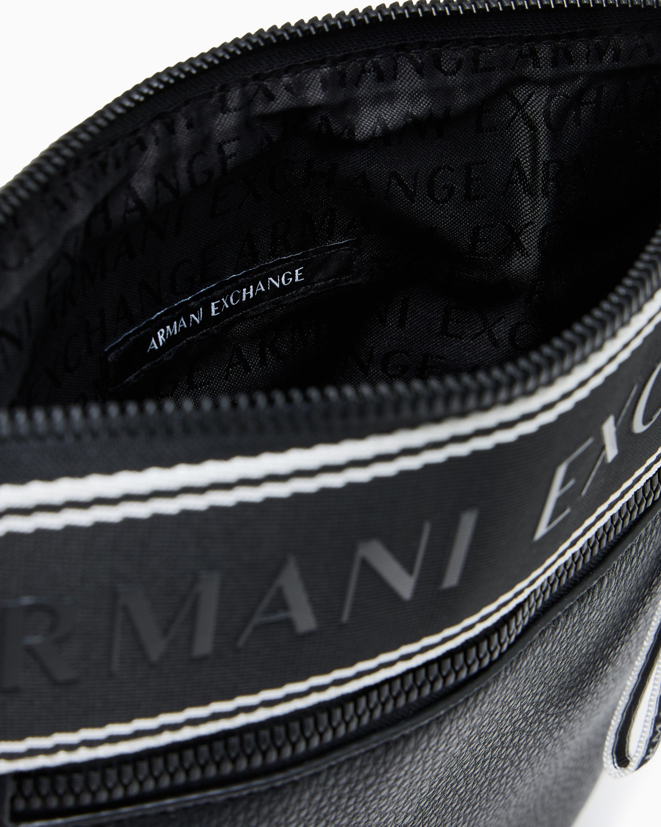 AXロゴ フラットショルダーバッグ スライドする 3