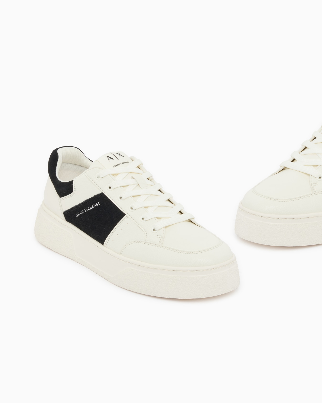 Sneaker with suede inserts Slide 4