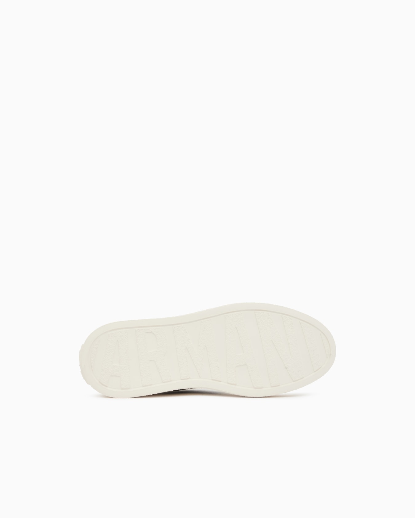 Sneaker with suede inserts Slide 5