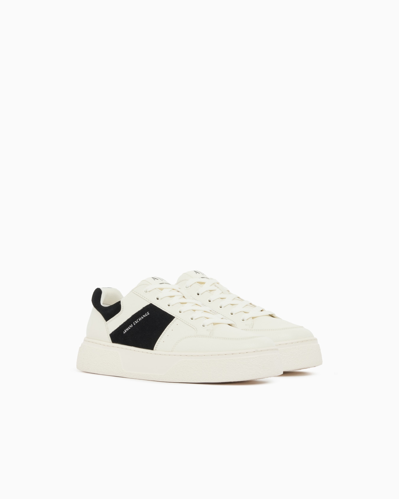 Sneaker with suede inserts Slide 1