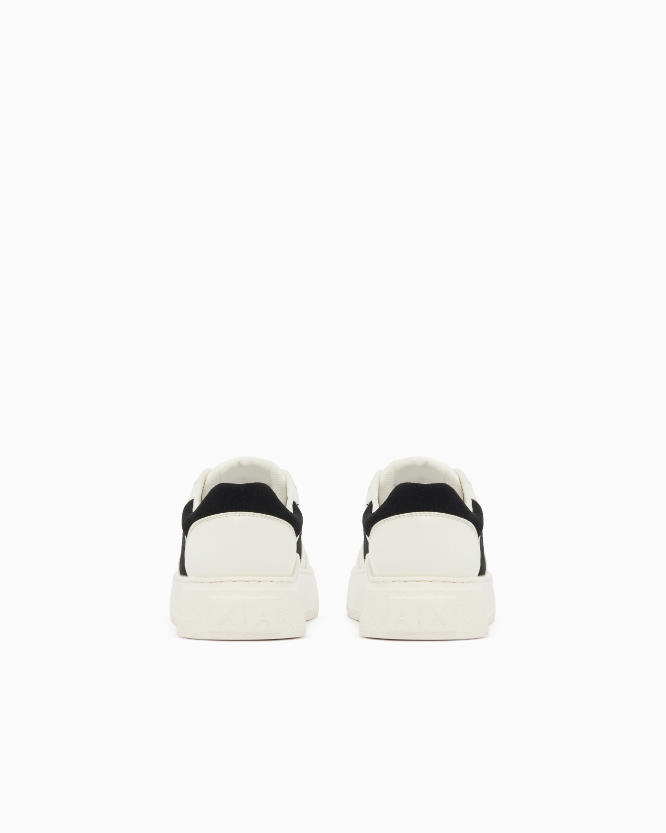 Sneaker with suede inserts Slide 3