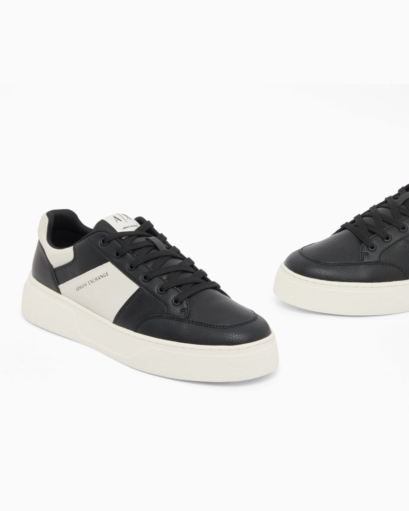 Sneaker with suede inserts Slide 4