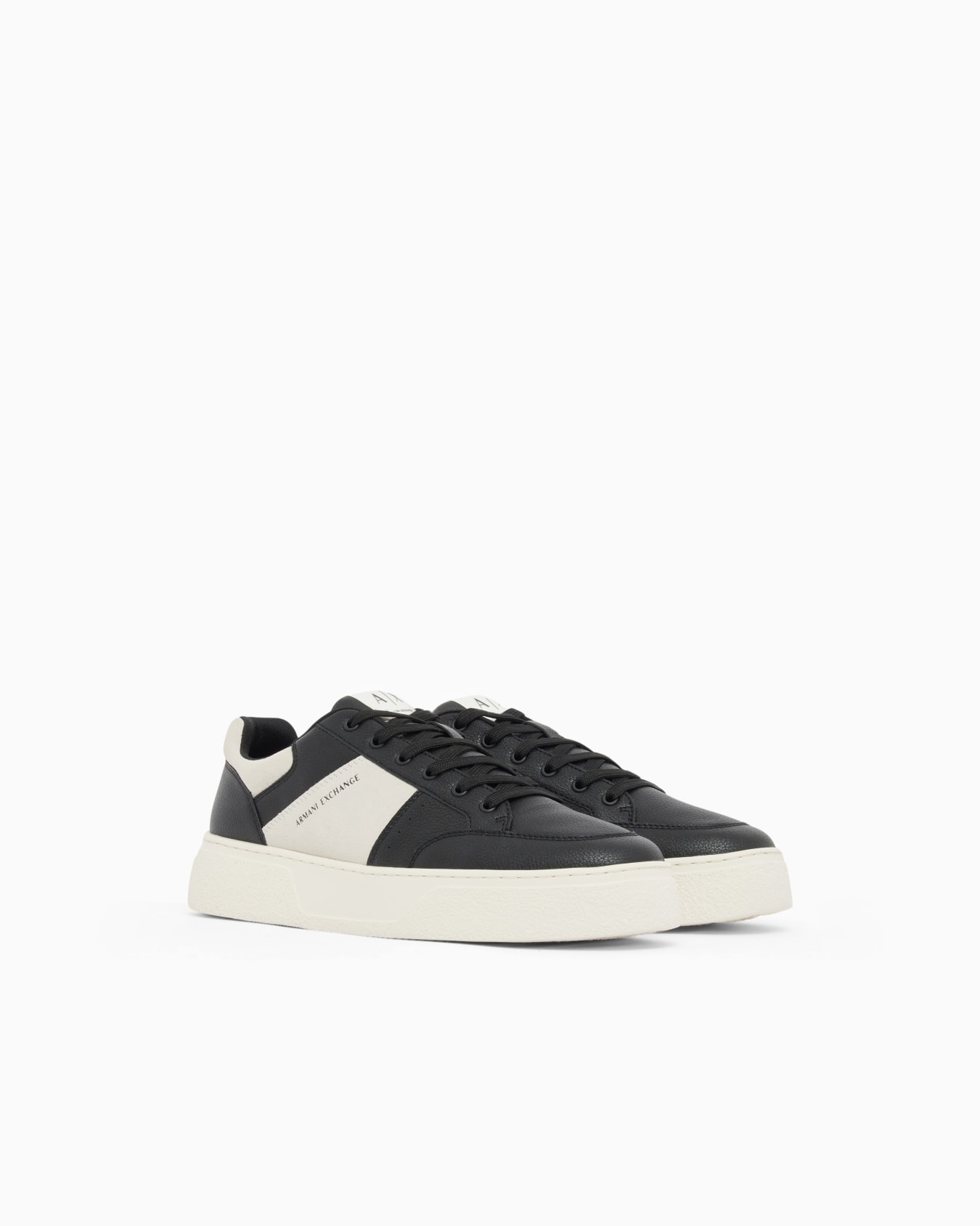 Sneaker with suede inserts Slide 1