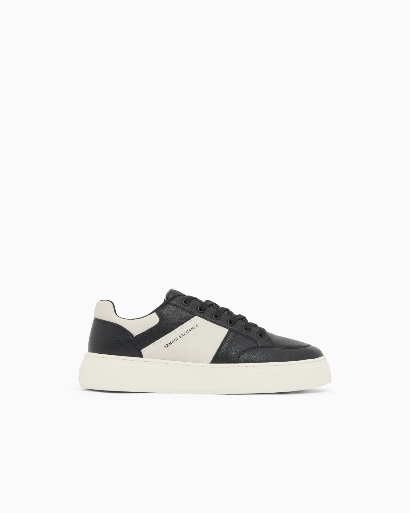 Sneaker with suede inserts Slide 0