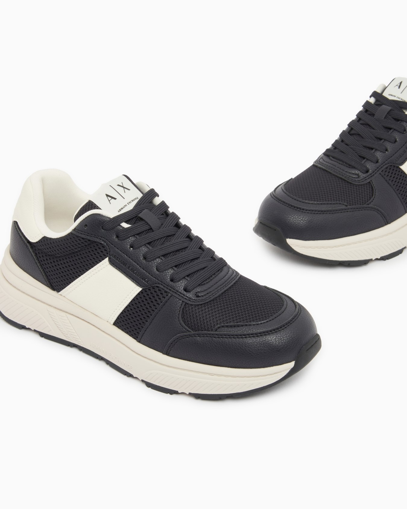 Urban Minimal Sneakers in Synthetic Leather and Mesh Slide 3