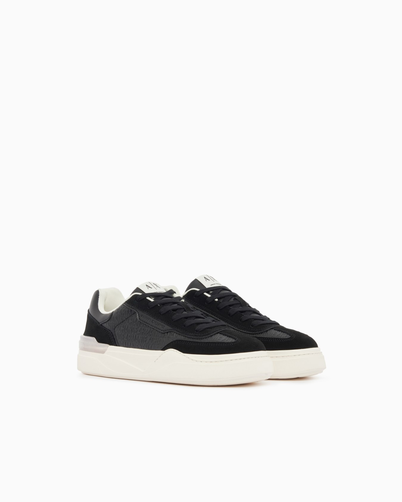 Sneakers with suede inserts Slide 1